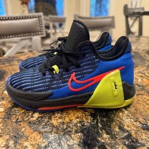 Nike Kids' Preschool LeBron Witness 6 Basketball Shoes Size 13C